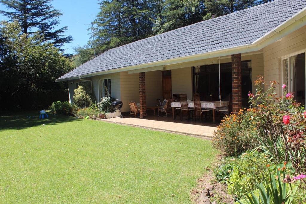 Hawley House Country house *